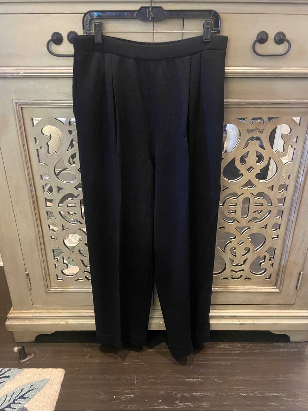 St. John Black Wide-Leg Trousers with Pleats